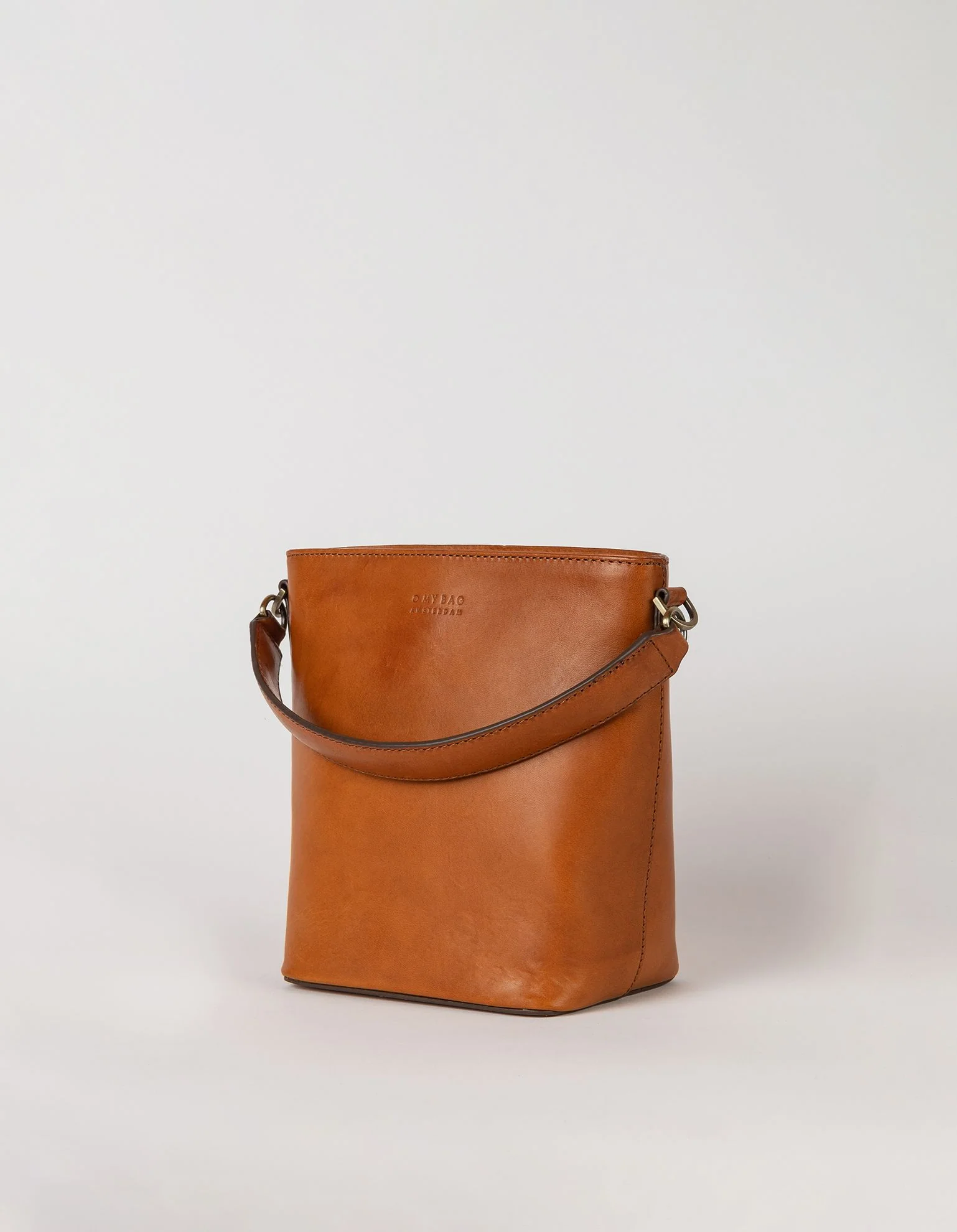 Bobbi Bucket Bag Midi - Cognac Classic Leather - Image 3