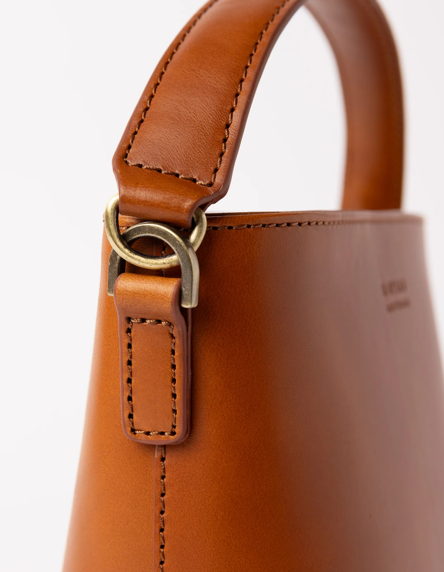 Bobbi Bucket Bag Midi - Cognac Classic Leather - Image 6