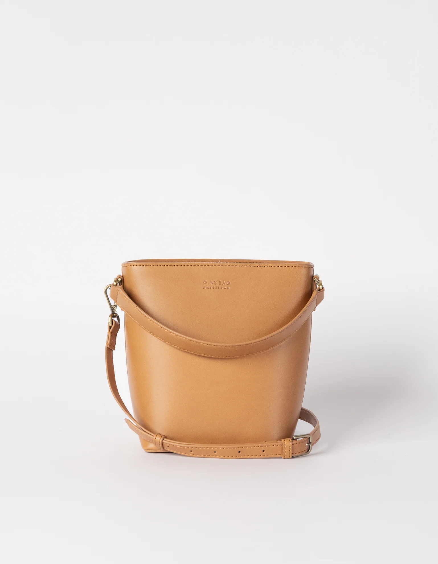 Bobbi Bucket Bag Midi - Cognac Vegan Uppeal™ - Image 2