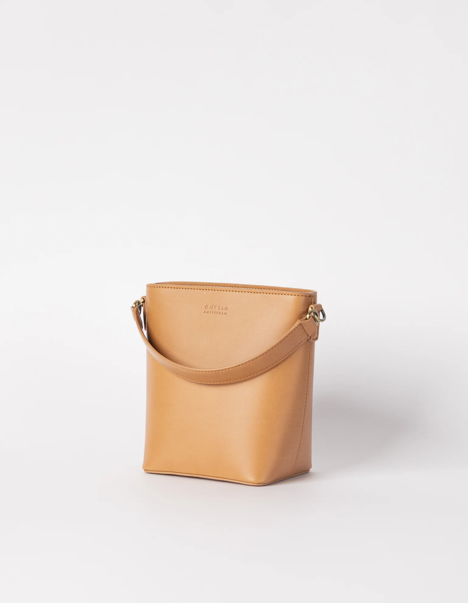 Bobbi Bucket Bag Midi - Cognac Vegan Uppeal™ - Image 3
