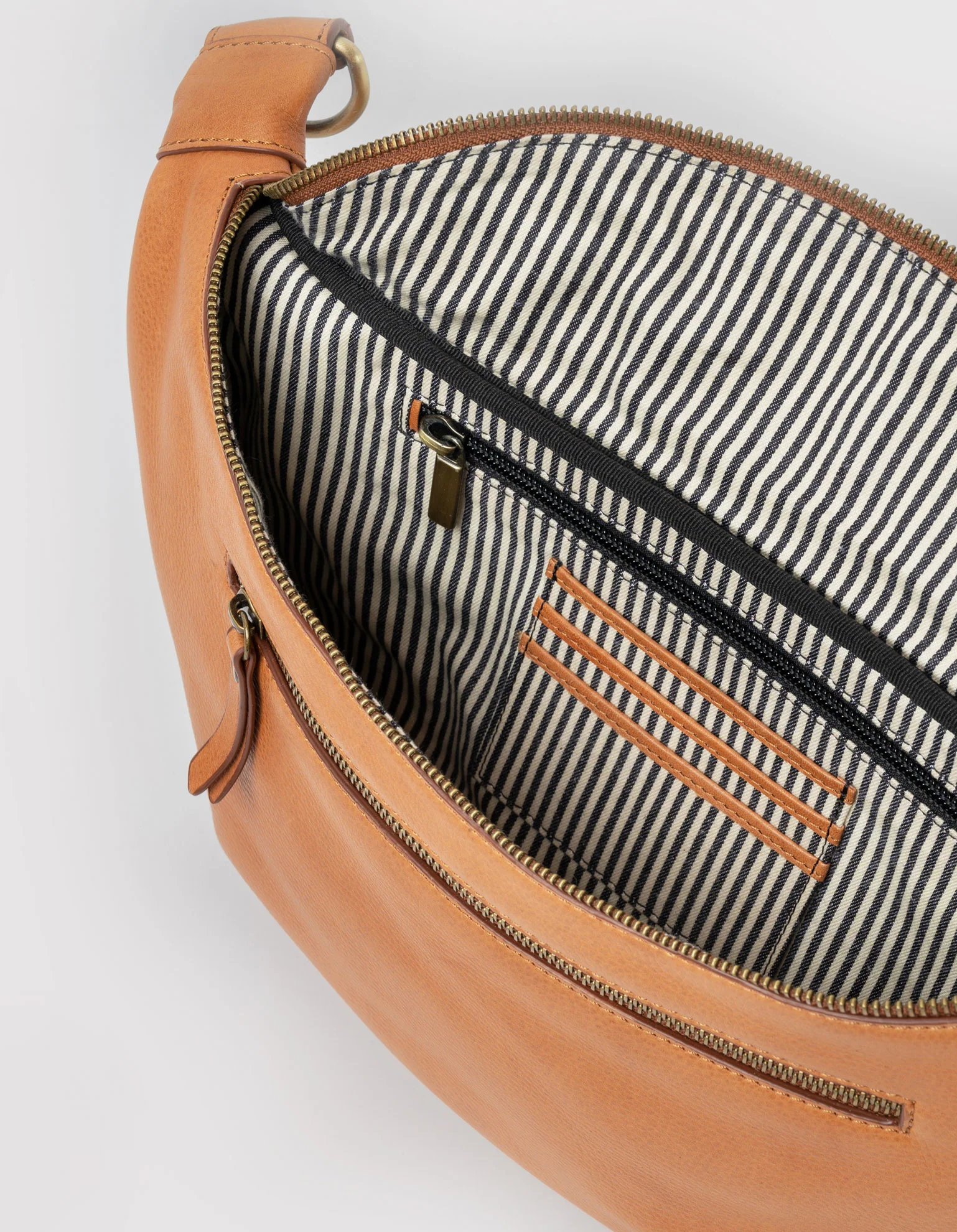 Drew Bum Bag Maxi - Wild Oak Soft Grain Leather - Image 4