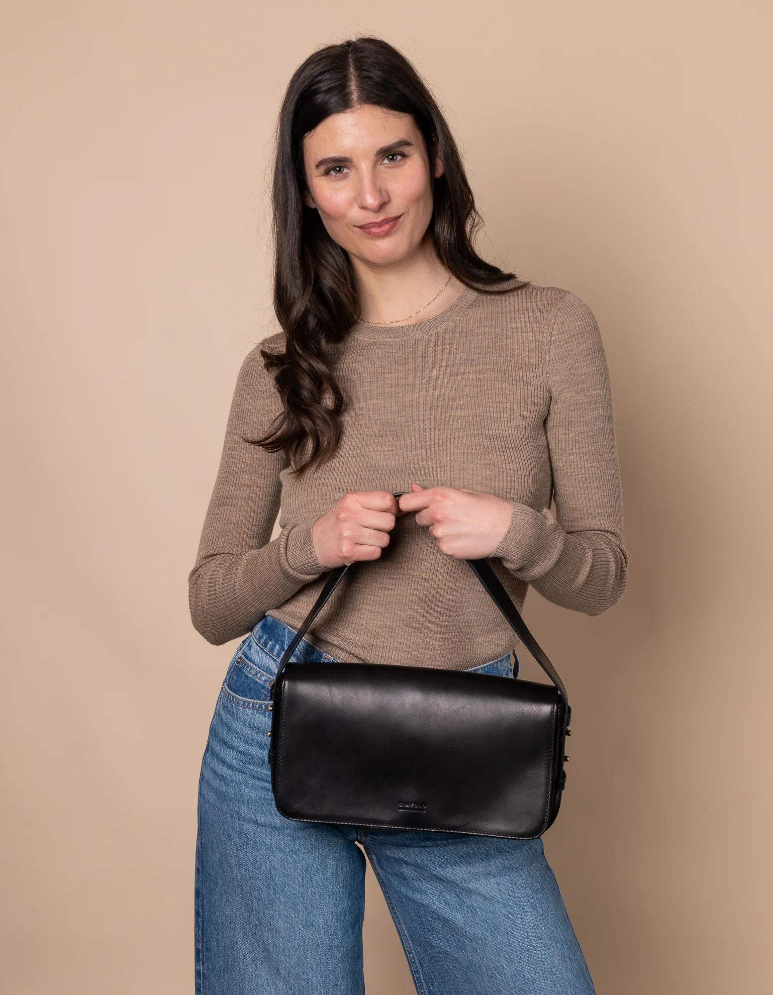 Gina Longuette - Black Classic Leather - Image 6