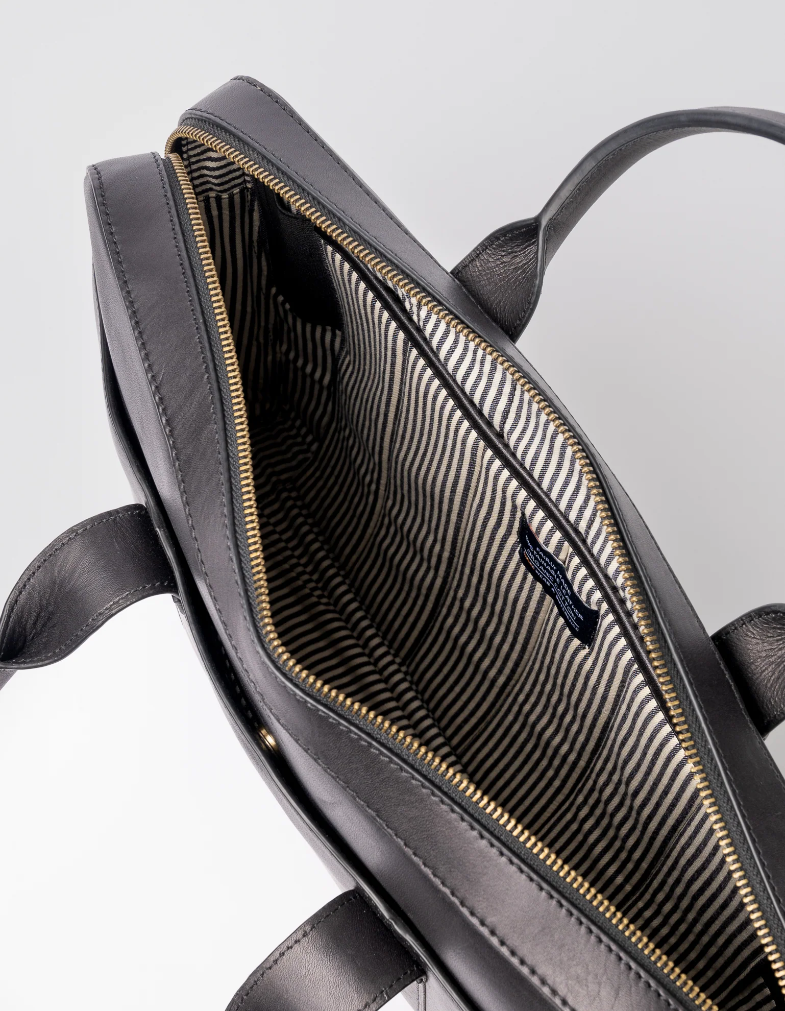 Harvey - Black Classic Leather - Image 5