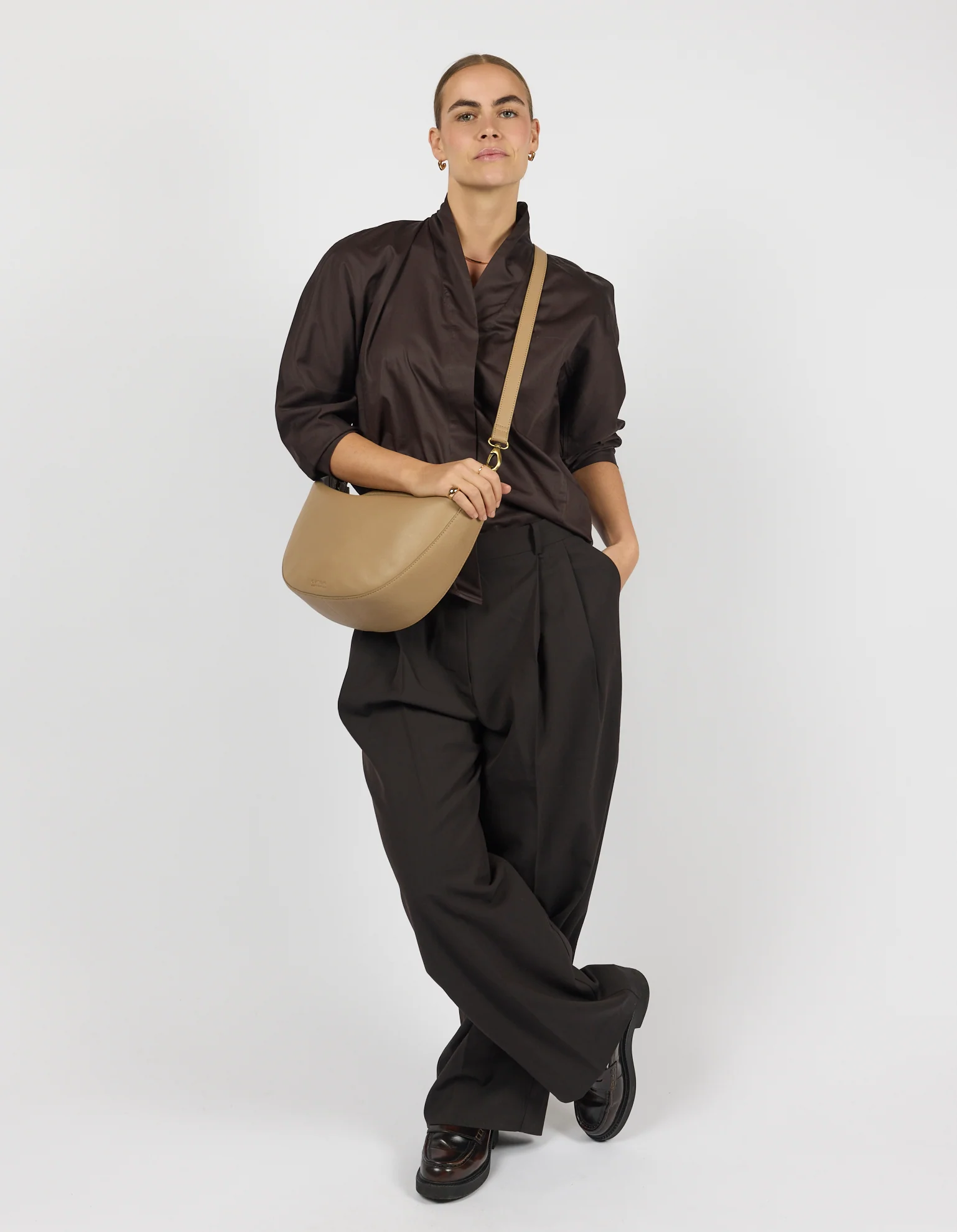 Leo Maxi - Dark Sand Soft Grain Leather - Image 7
