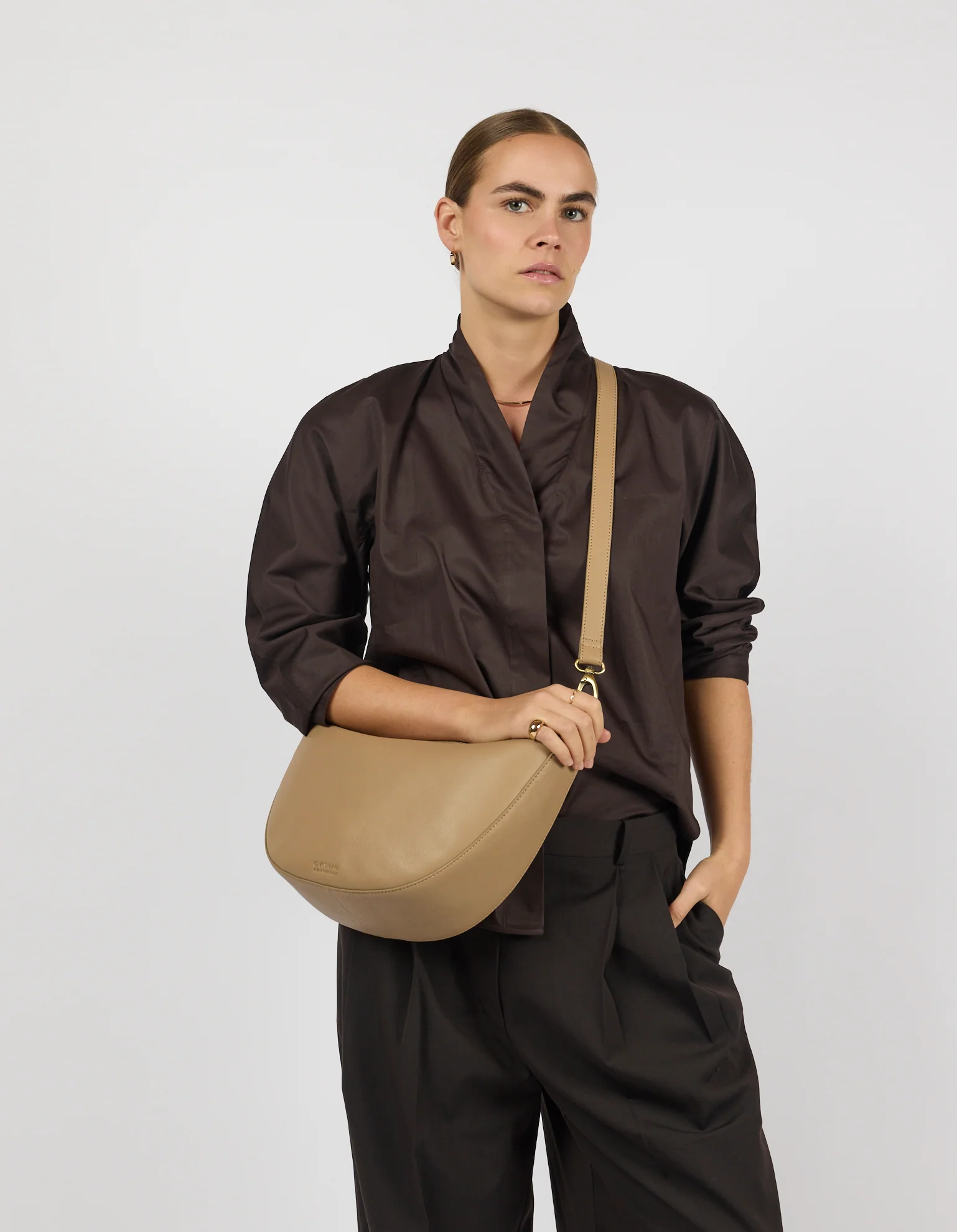 Leo Maxi - Dark Sand Soft Grain Leather - Image 8