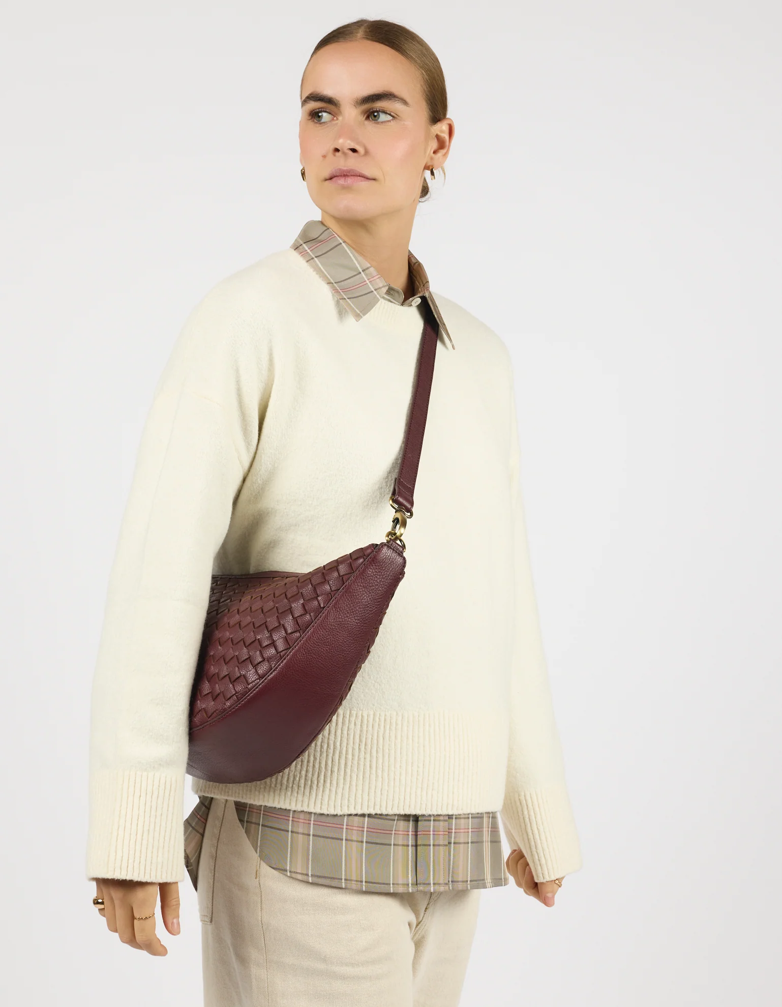 Leo Maxi - Dark Cherry Woven Soft Grain Leather - Image 4