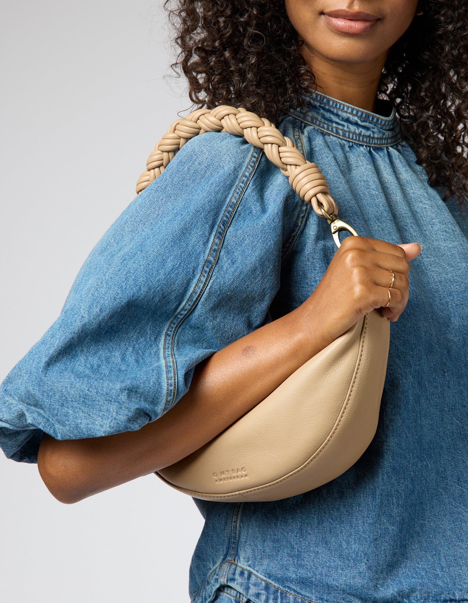 Leo Midi Twisted Handle - Dark Sand Soft Grain Leather - Image 9