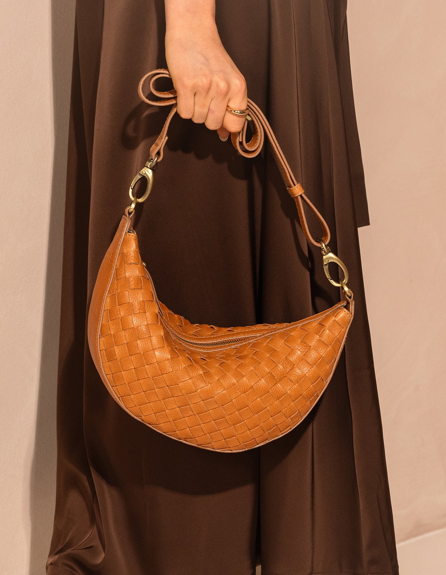 Leo Midi - Wild Oak Woven Soft Grain Leather - Image 7