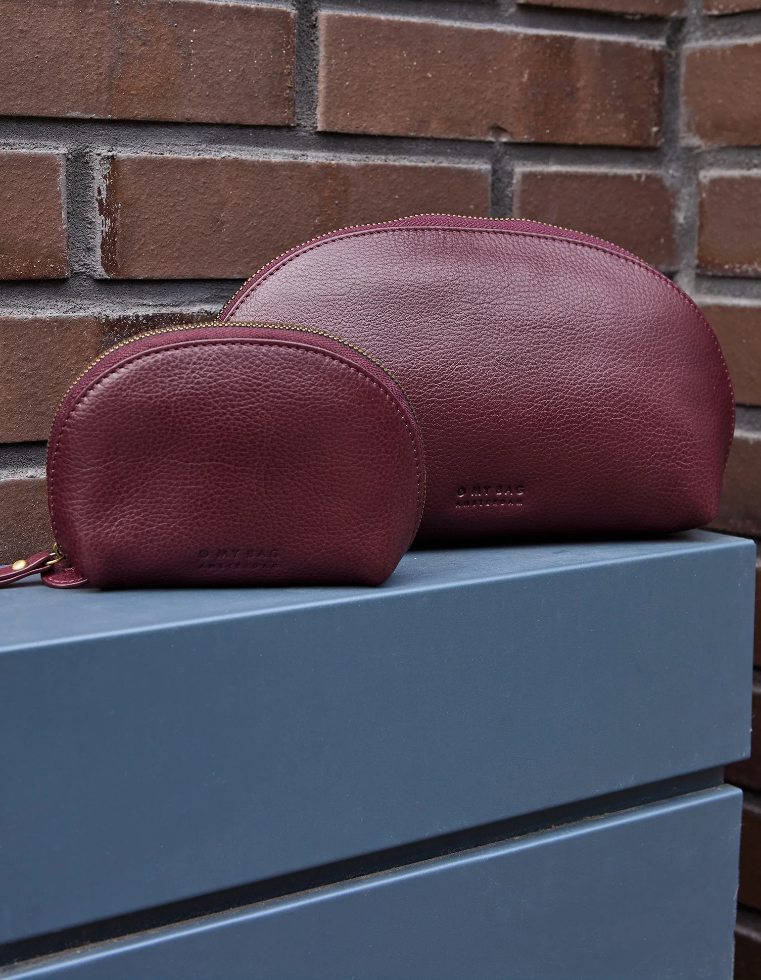 Make up Case Medium - Dark Cherry Soft Grain - Image 4