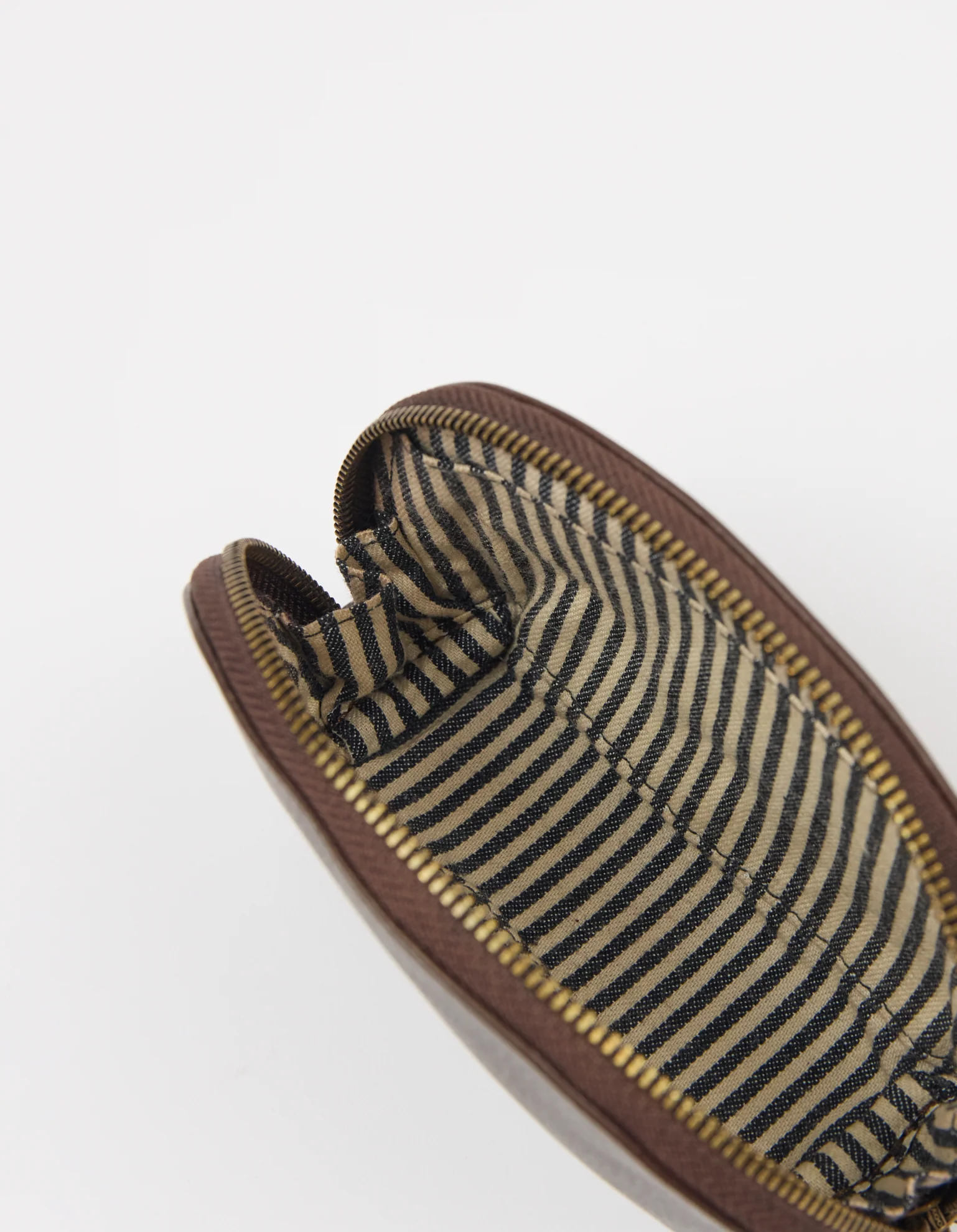 Make up Case Small - Chocolate Soft Grain - Image 4