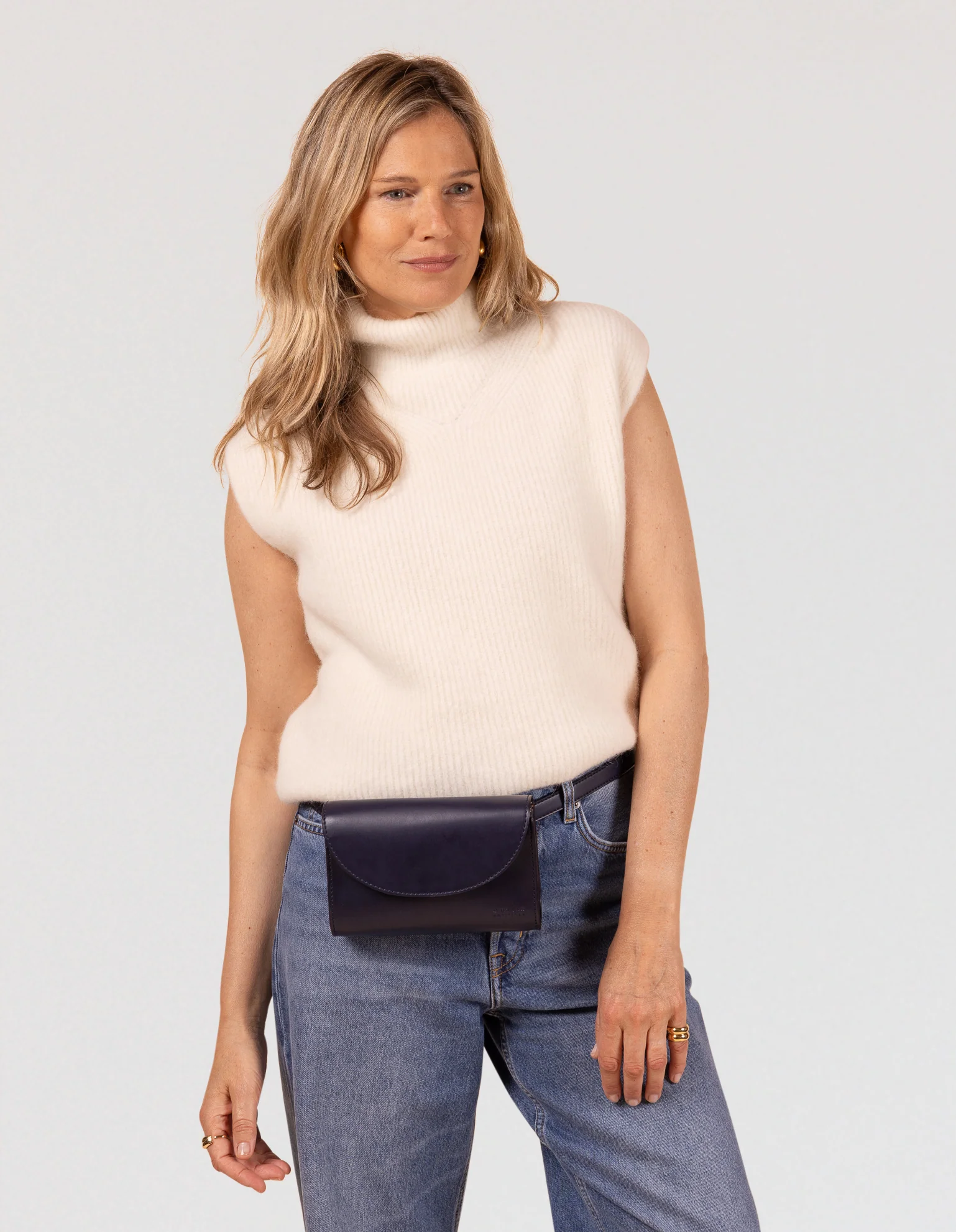 Sanne Belt Bag - Navy Vegan Uppeal™ - Image 6
