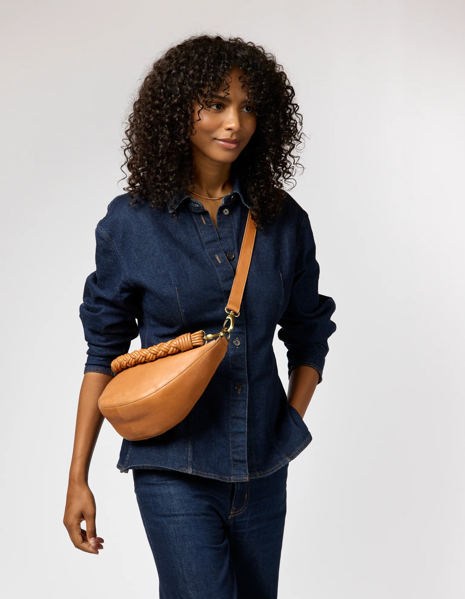 Leo Midi Twisted Handle - Wild Oak Soft Grain Leather - Image 7
